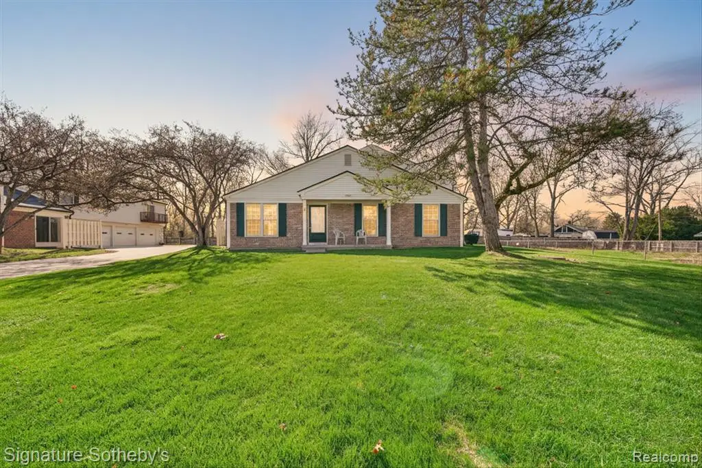 1445 Dover, Walled Lake, MI 48390 - #1