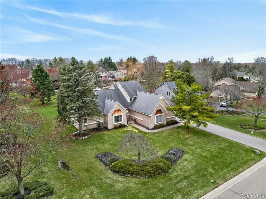 6595 Deer Ridge, Clarkston, MI 48348 - #2