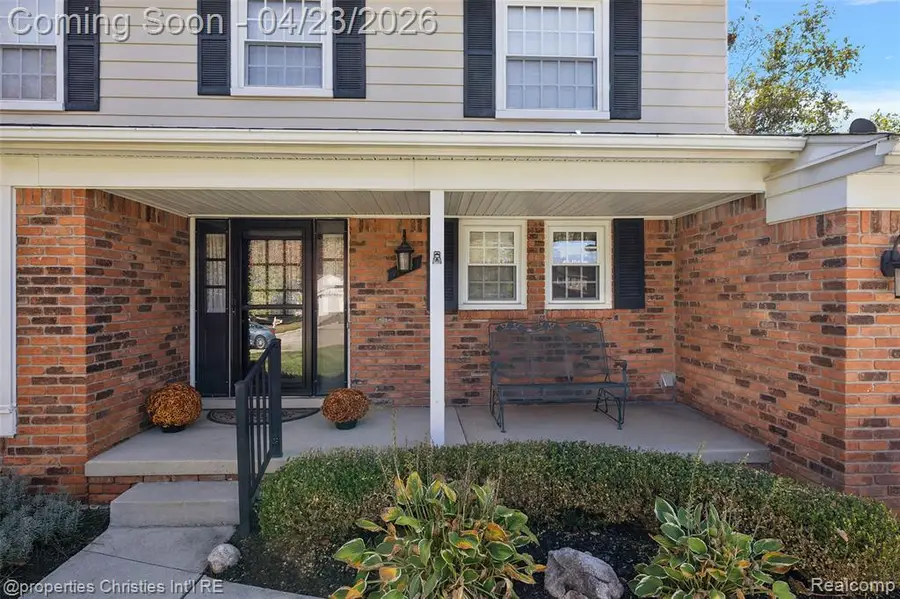 41501 Ladywood, Northville, MI 48168 - #2