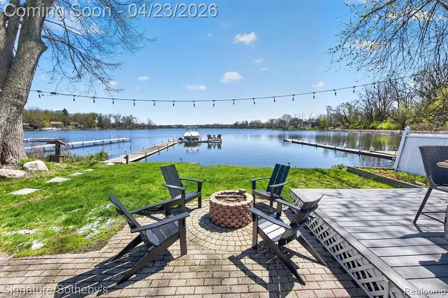 3341 Newton, Commerce Township, MI 48382 - #2