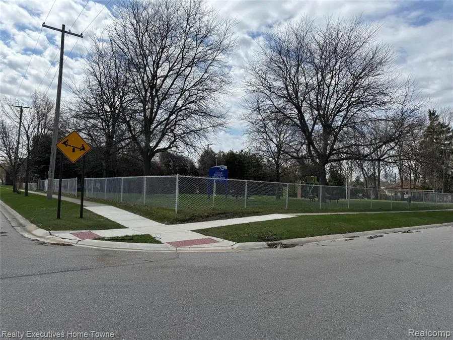 1725 11th, Port Huron, MI 48060 - #3