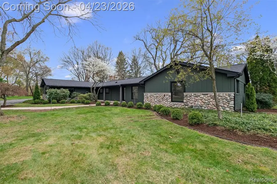 6800 Crestway, Bloomfield Hills, MI 48301 - #2