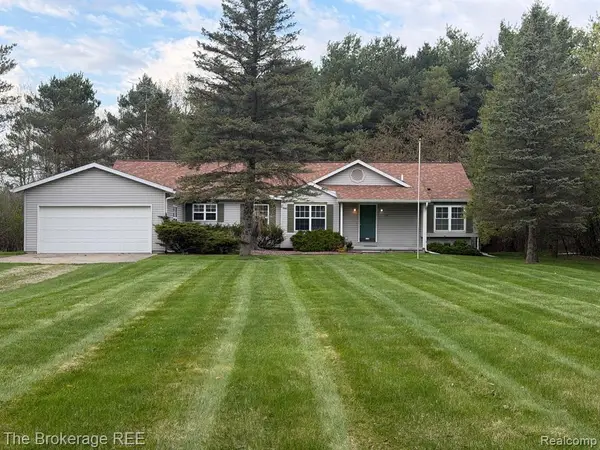 1405 E Grand Blanc, Grand Blanc, MI 48439