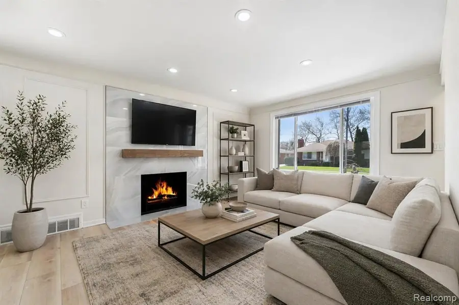 22407 Barton, Saint Clair Shores, MI 48081 - #3