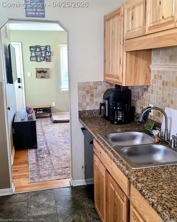 27377 Palmer, Madison Heights, MI 48071 - #3