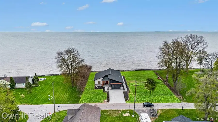 2020 Edgewater, Monroe, MI 48162 - #2