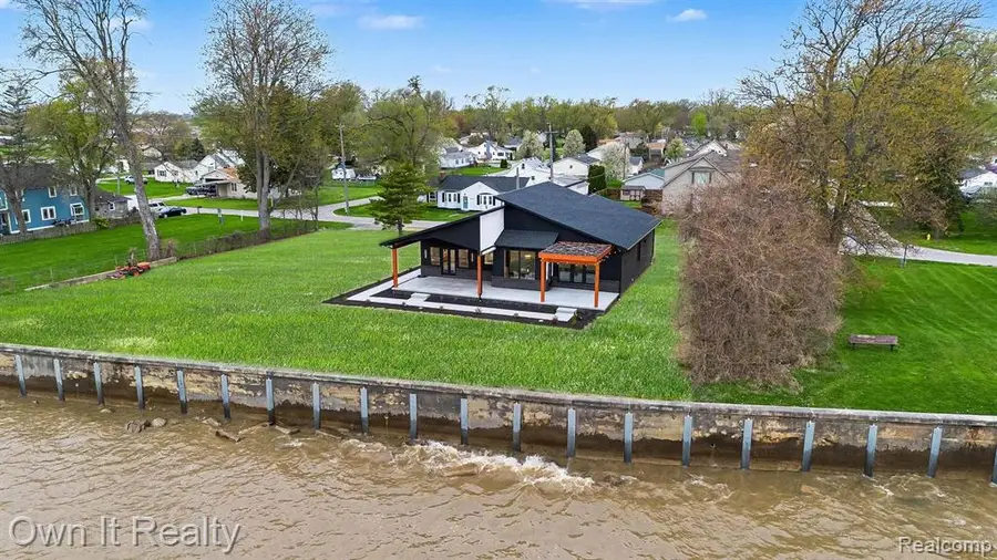 2020 Edgewater, Monroe, MI 48162 - #3