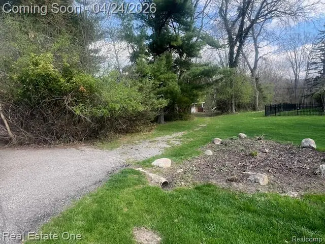 4555 Arrowhead, West Bloomfield, MI 48323 - #2