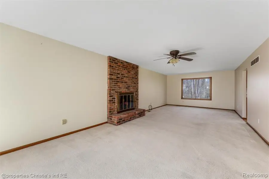 7514 Olde Sturbridge, Clarkston, MI 48348 - #3