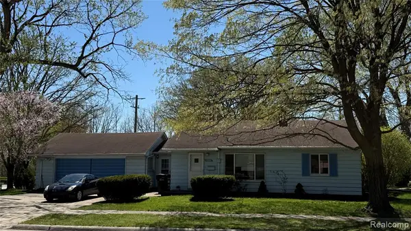 17009 Arlington, Allen Park, MI 48101