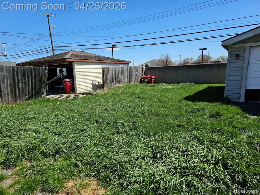 25154 Huron, Roseville, MI 48066 - #2