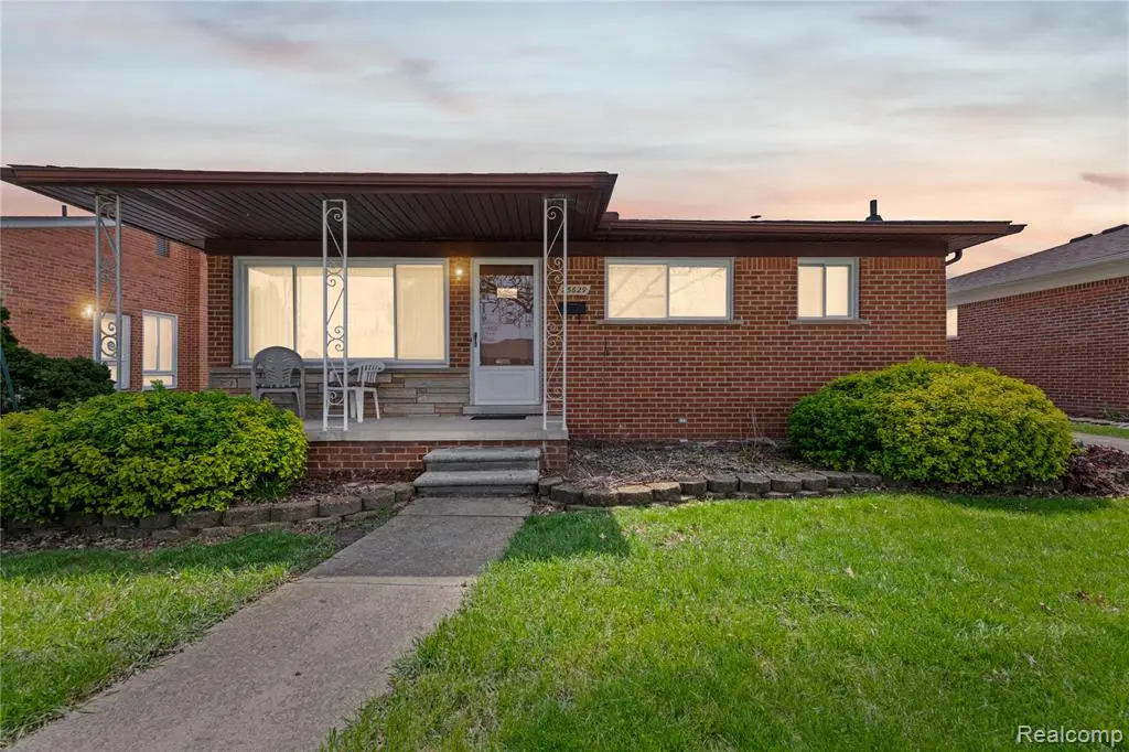 25629 Ridgeway, Dearborn Heights, MI 48127 - #1