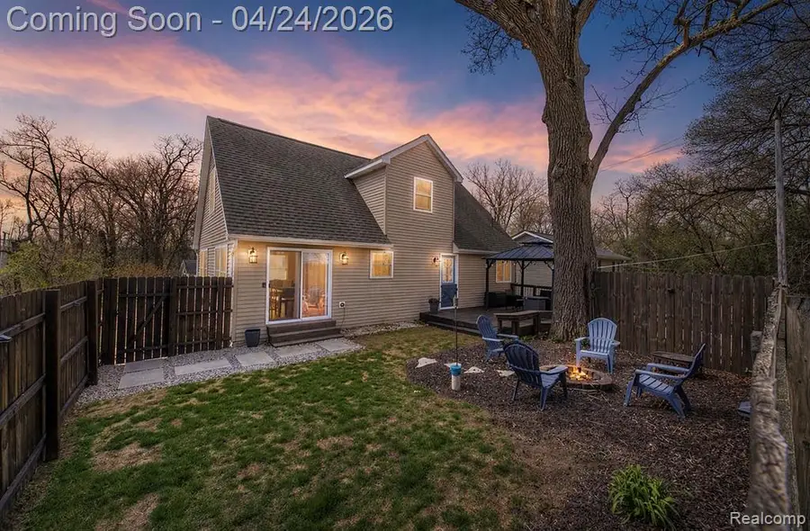 7395 Harrington, Brighton, MI 48116 - #2