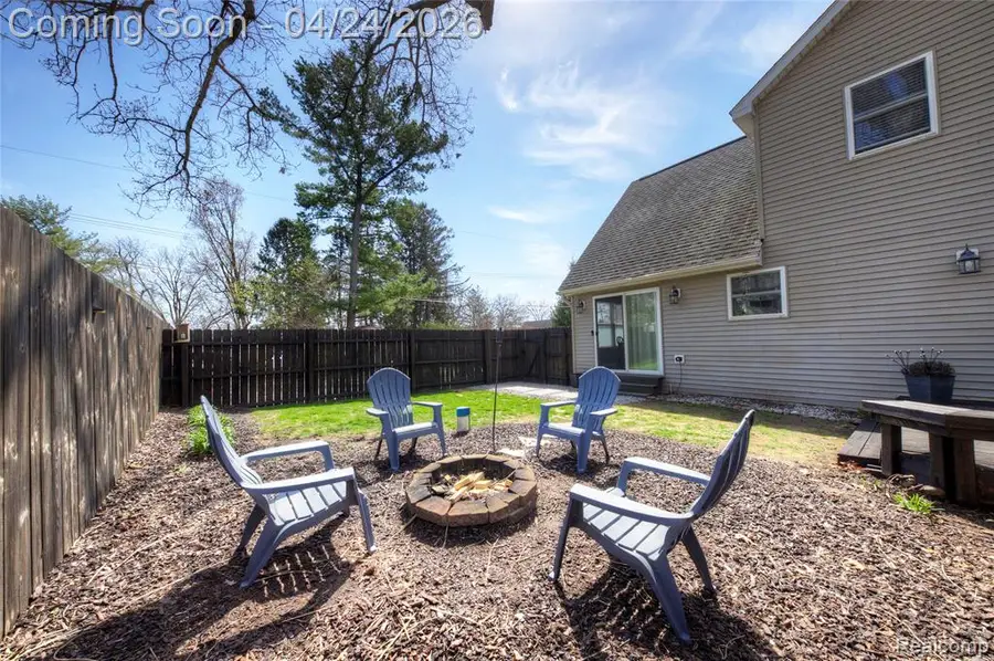7395 Harrington, Brighton, MI 48116 - #3