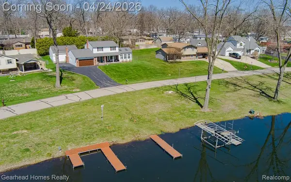 4040 Rollins, Waterford, MI 48329