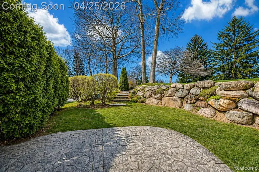 6608 Enclave, Clarkston, MI 48348 - #2