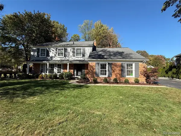 31244 Old Stage, Bingham Farms, MI 48025