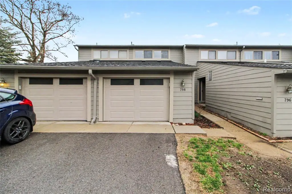 798 Peninsula, Ann Arbor, MI 48105 - #1