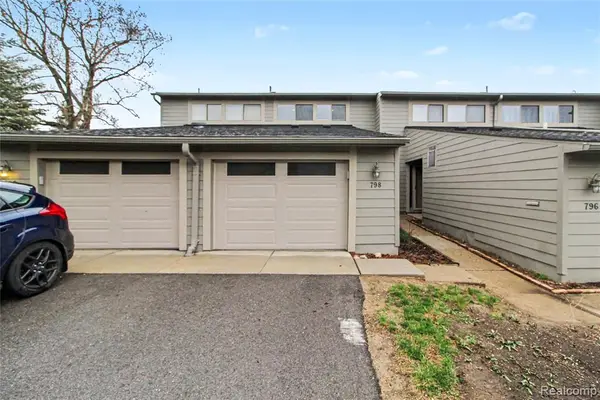 798 Peninsula, Ann Arbor, MI 48105