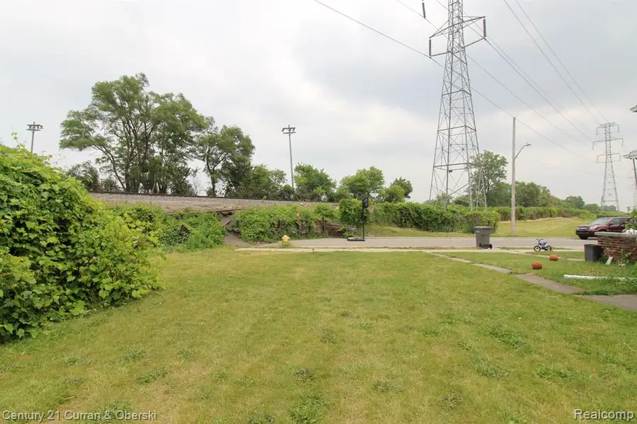 5861 Bingham, Dearborn, MI 48126 - #3