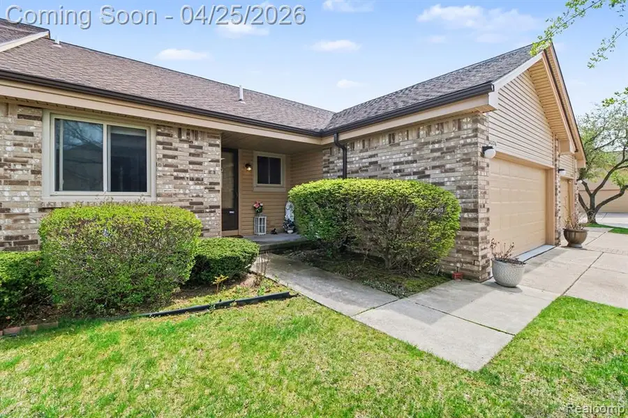 41326 Ambercrest, Sterling Heights, MI 48314 - #2