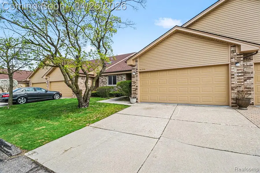 41326 Ambercrest, Sterling Heights, MI 48314 - #3