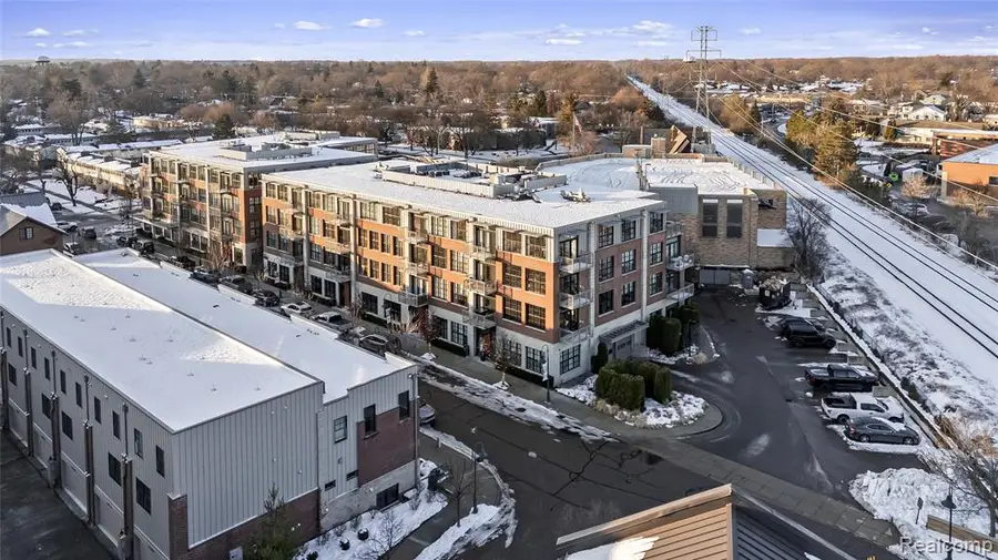 2051 Villa #403, Birmingham, MI 48009 - #2