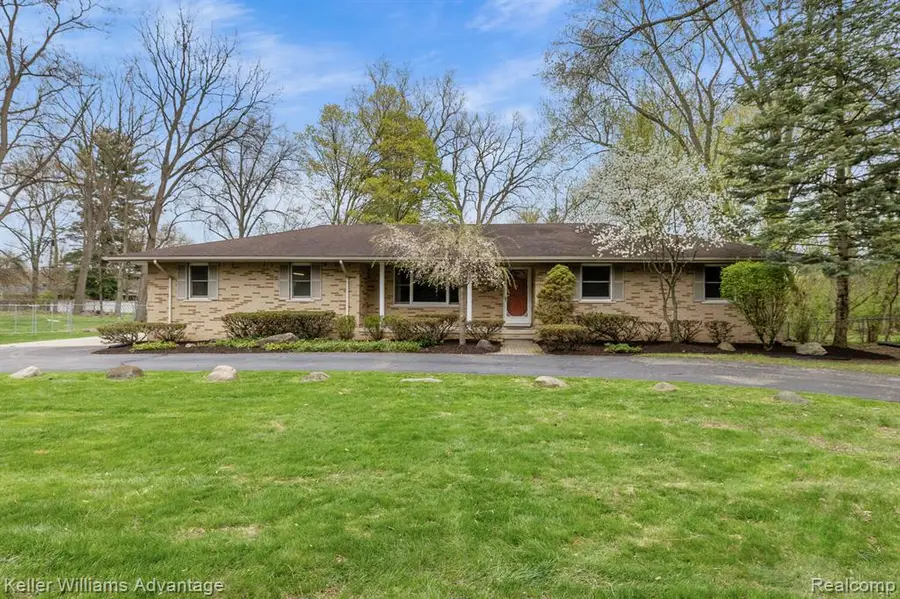 24806 Power, Farmington, MI 48336 - #2