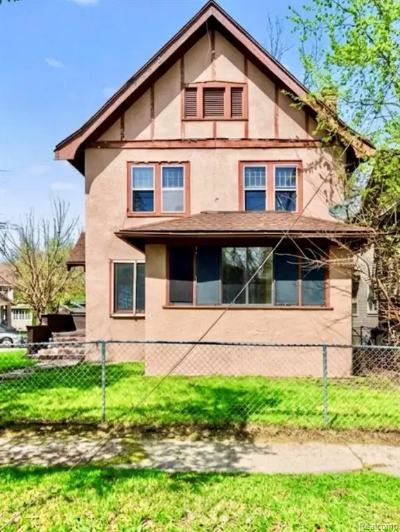 704 Stuart, Kalamazoo, MI 49007