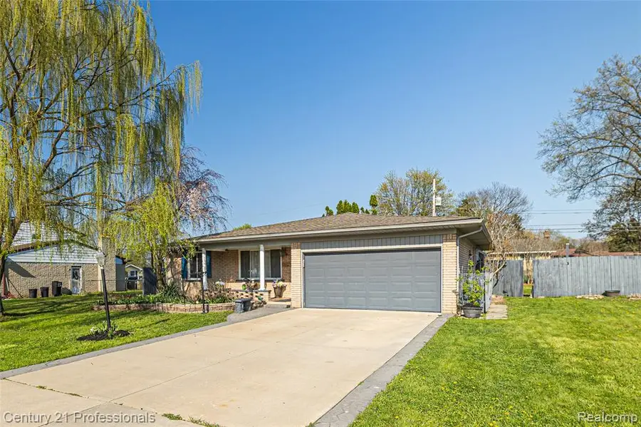 38106 Rockhill, Clinton Township, MI 48036 - #2