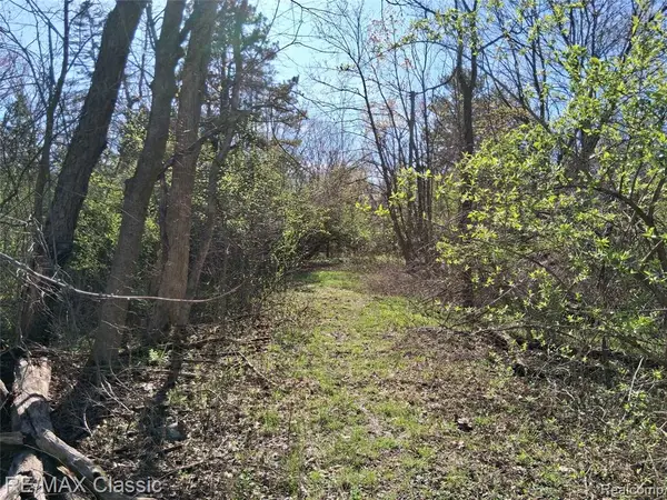 28375 Schroeder, Farmington, MI 48331