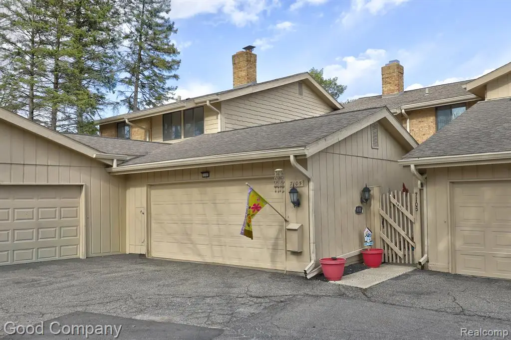 7105 Pebble Park, West Bloomfield, MI 48322 - #1
