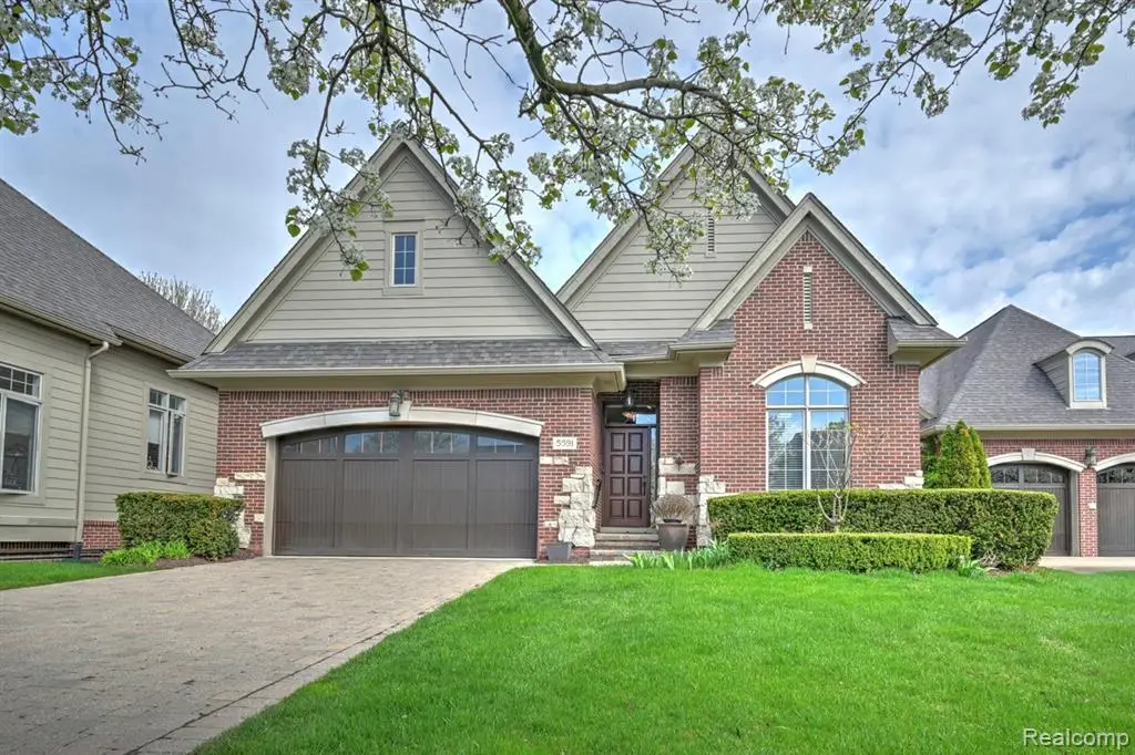 5591 Pembrooke, West Bloomfield, MI 48322 - #1