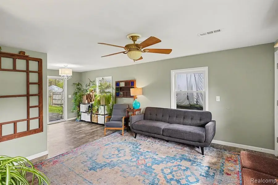 717 Oak Park, Fenton, MI 48430 - #3