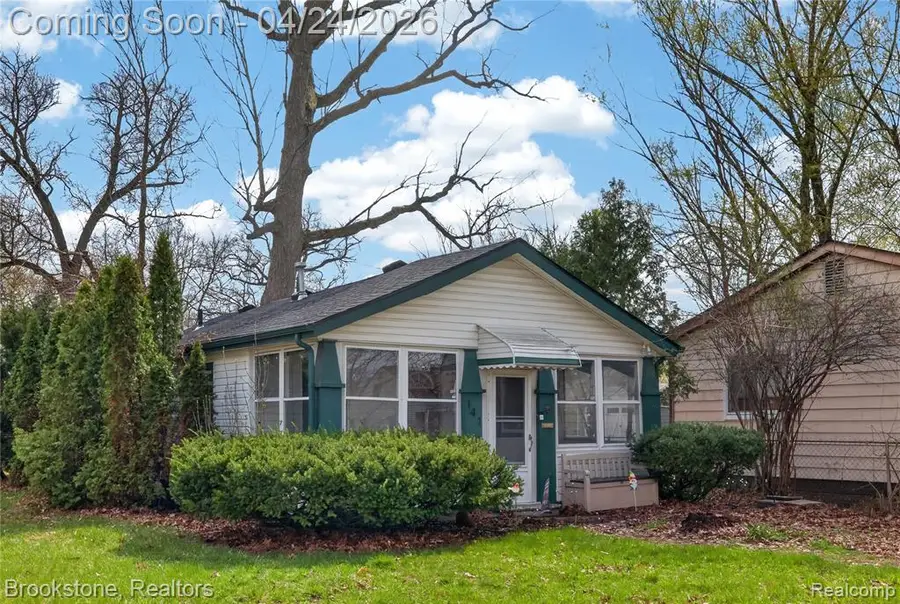 141 W Granet, Hazel Park, MI 48030 - #3