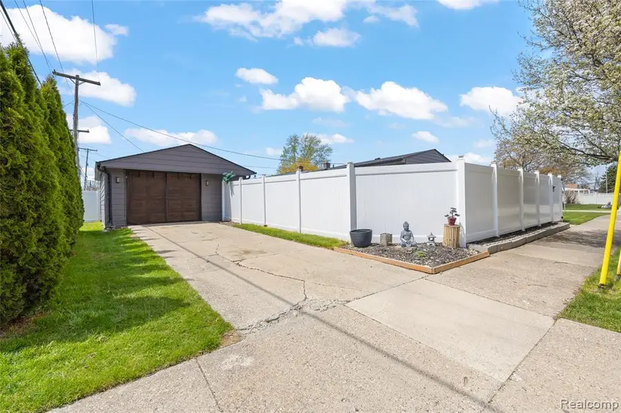 14911 Cook, Southgate, MI 48195 - #2