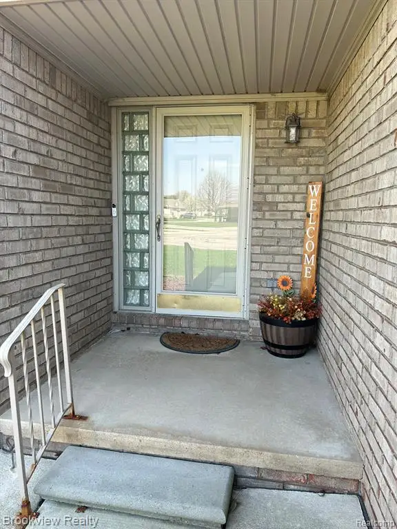 41537 Greenspire, Clinton Township, MI 48038 - #2