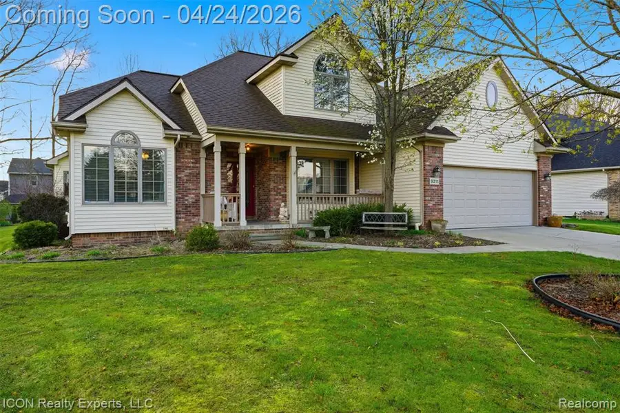 9211 Meadow Ridge, Grand Blanc, MI 48439 - #2