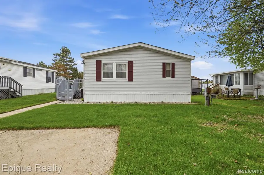 135 Hunters Rill, Lapeer, MI 48446 - #2