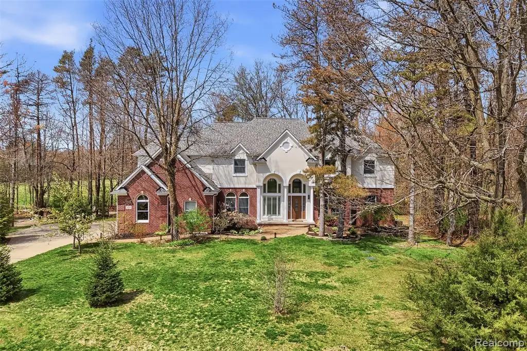 4148 Queensland, Pinckney, MI 48169 - #1