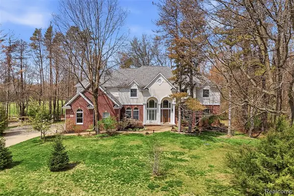 4148 Queensland, Pinckney, MI 48169