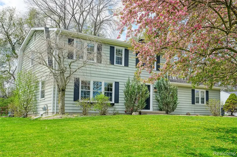 5390 Squires Manor, Jackson, MI 49201 - #3