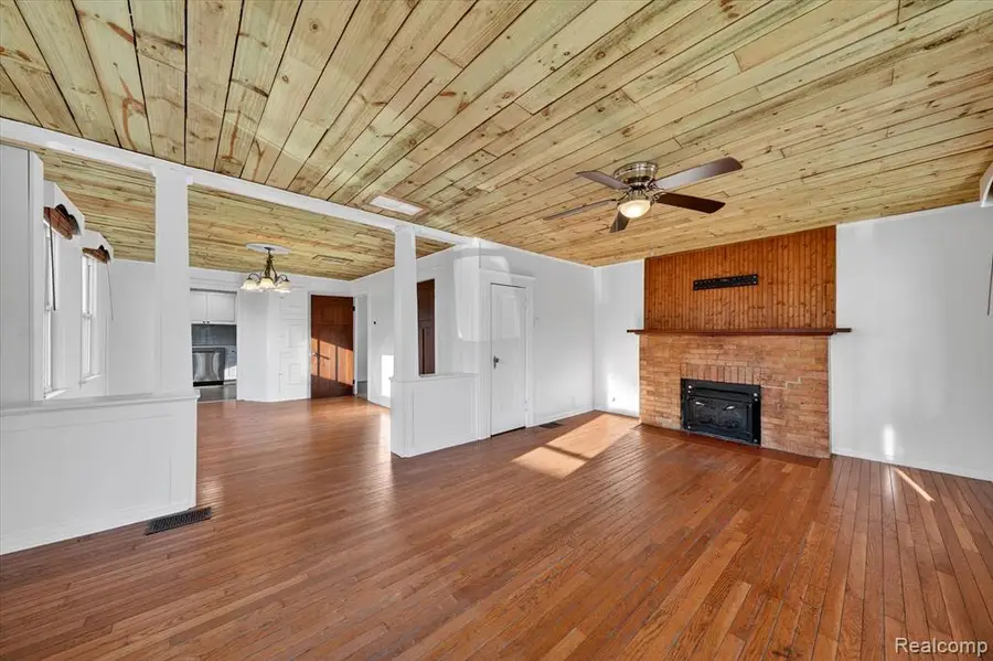 913 Cedar, Saint Clair, MI 48079 - #3