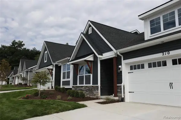 210 Canyon Creek #2, Howell, MI 48843