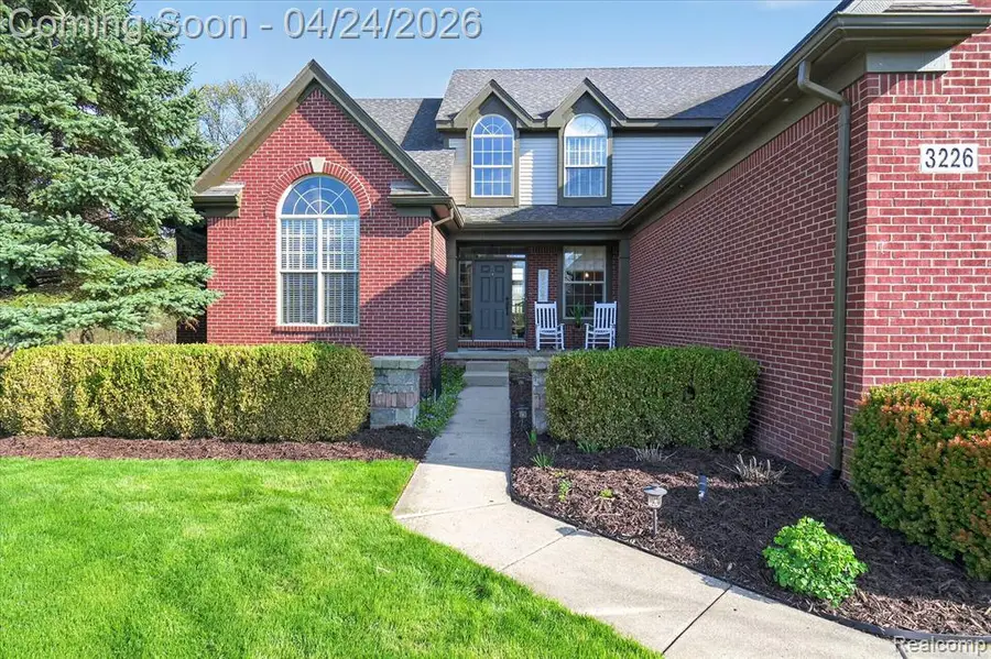 3226 Estate View, Commerce Township, MI 48382 - #3
