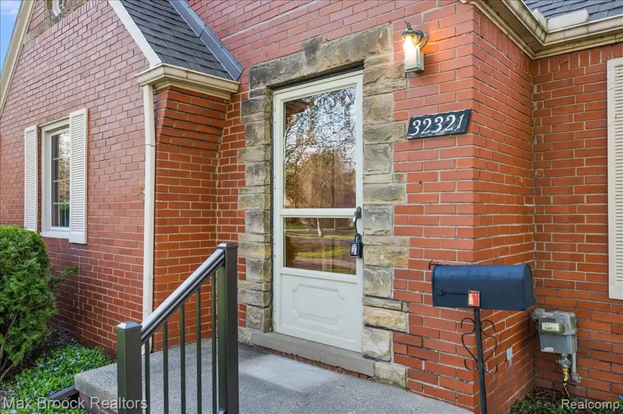 32321 Arlington, Beverly Hills, MI 48025 - #3