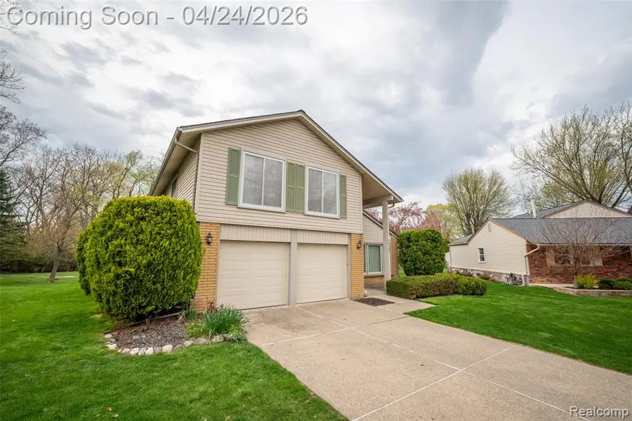 24387 Pinecrest, Novi, MI 48375 - #2