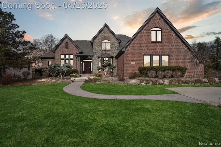 6932 Oakhurst Ridge, Clarkston, MI 48348 - #2