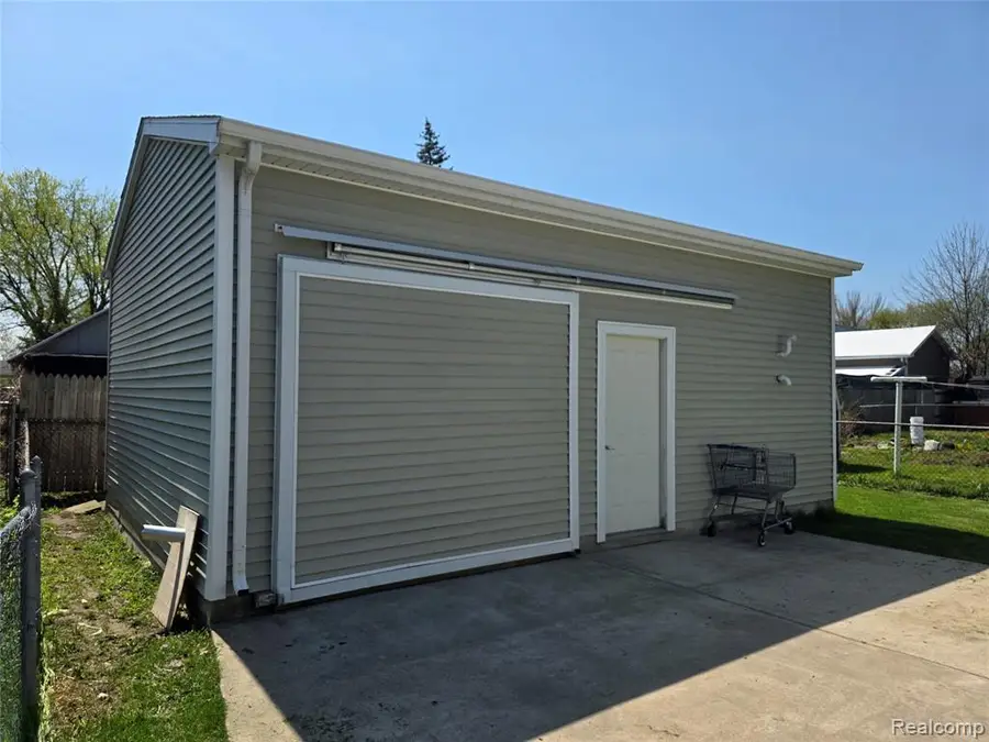 1236 Decamp Decamp, Burton, MI 48529 - #3