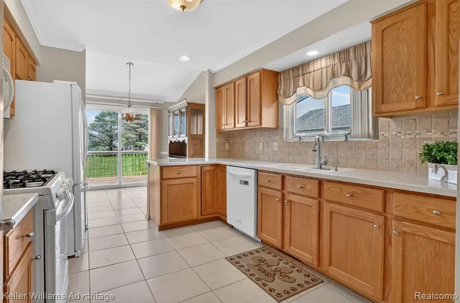 761 Knollwood, South Lyon, MI 48178 - #3